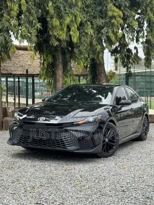 Toyota Camry SE 2025 Black