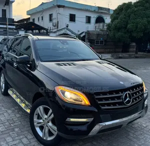 Mercedes-Benz M Class ML350 4MATIC 4dr SUV AWD (3.5L 6cyl 7A) 2014