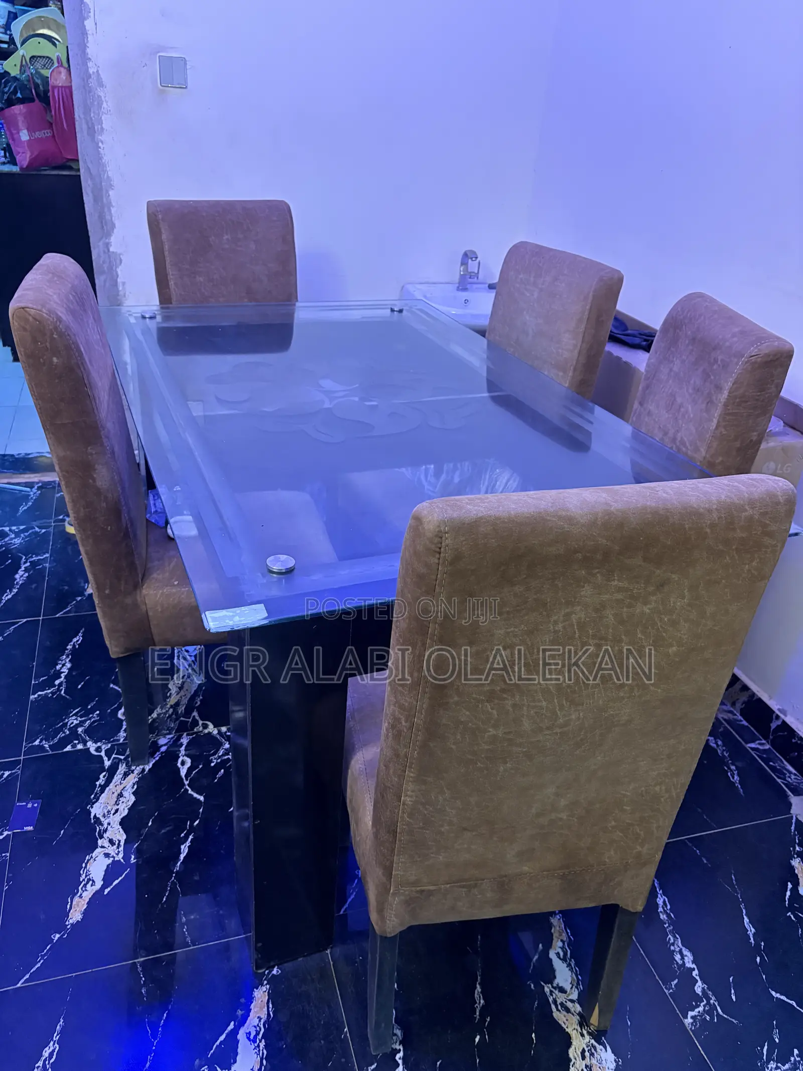 Dinning Table With 5 Chairs