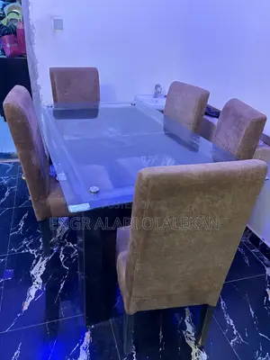 Dinning Table With 5 Chairs