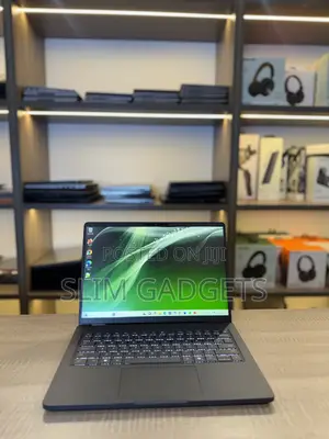 Laptop Dell Pro 14 8GB Intel Core 7 SSD 256GB