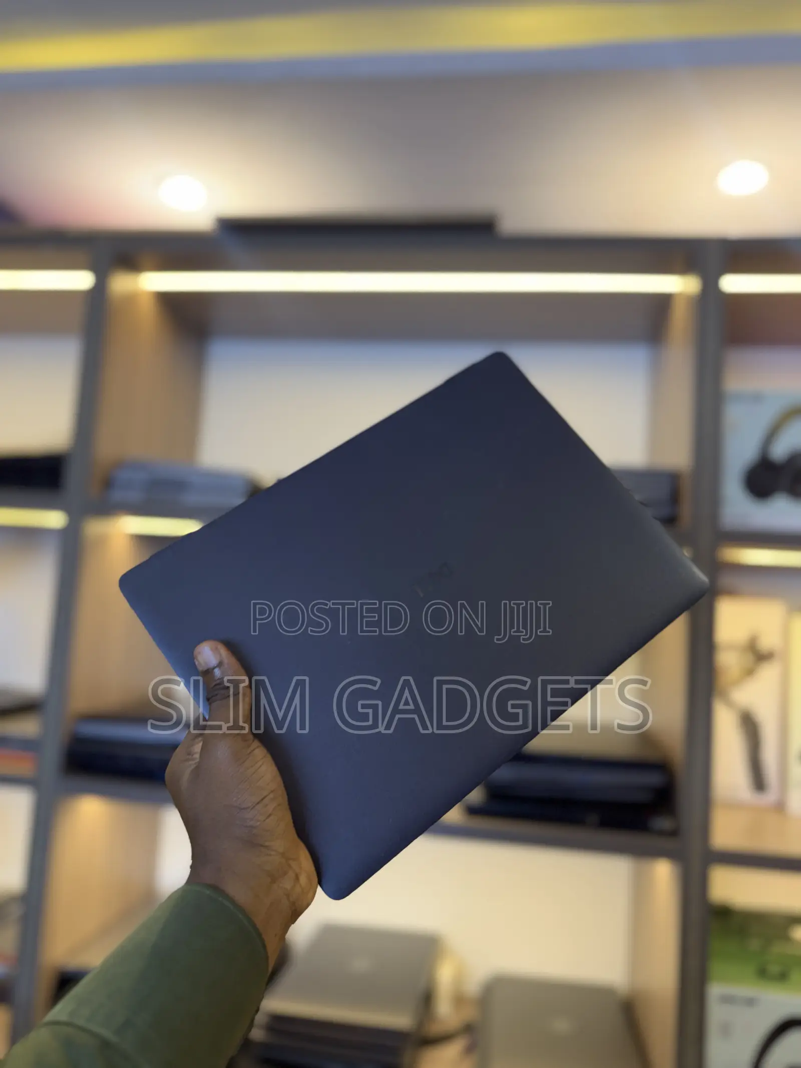 Laptop Dell Pro 14 8GB Intel Core 7 SSD 256GB