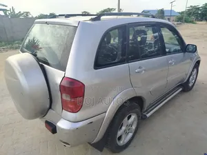 Toyota RAV4 Automatic 2003 Silver