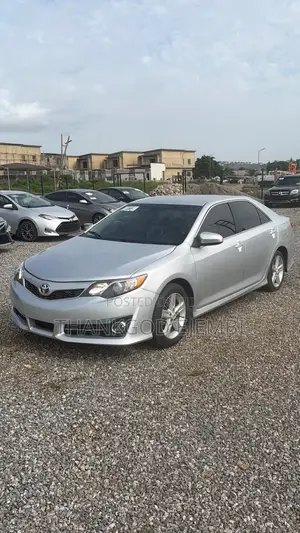 Toyota Camry SE 4dr Sedan (2.5L 4cyl 6A) 2013 Silver