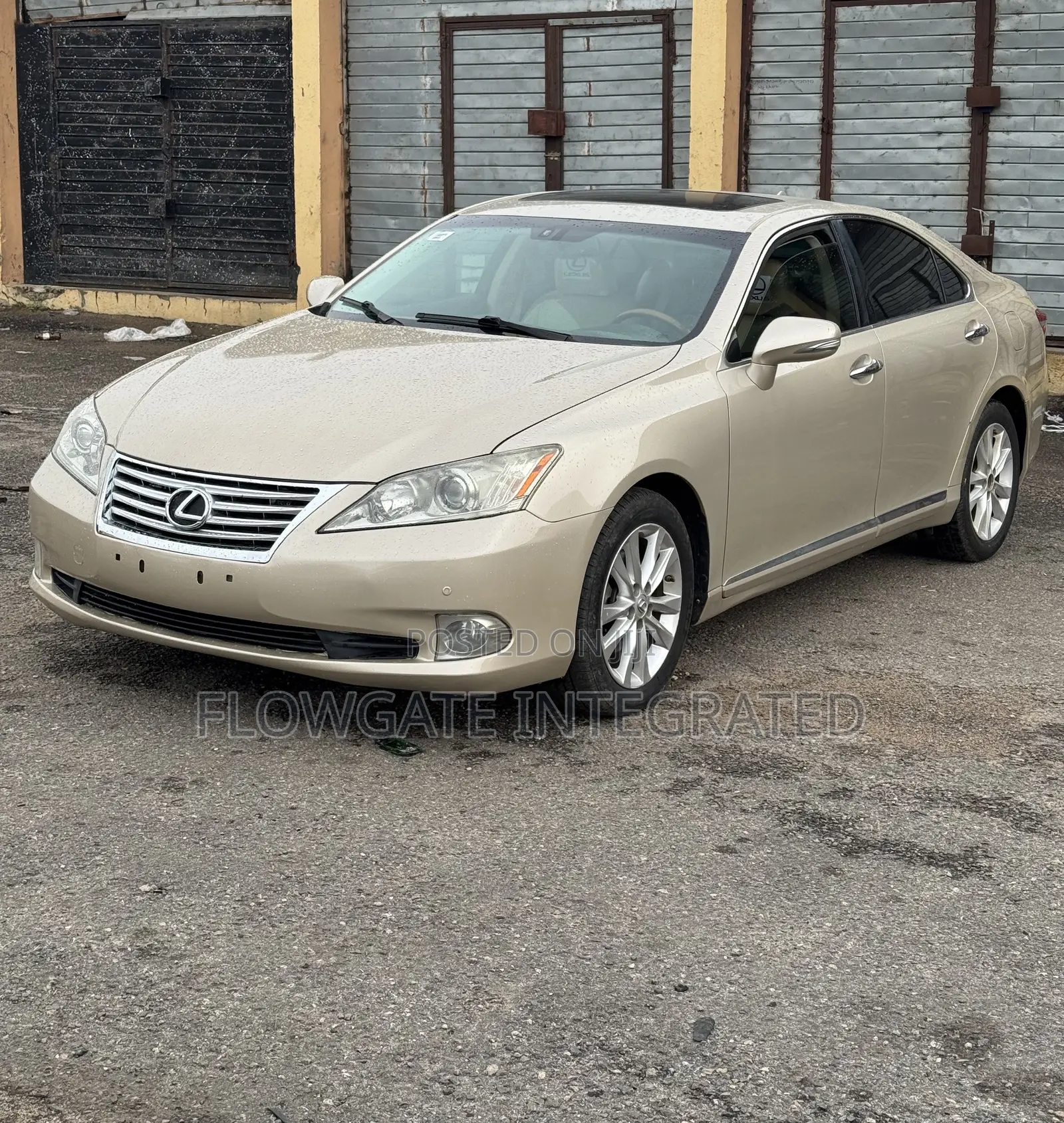 Lexus ES 350 2011 Gold