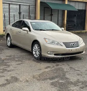 Lexus ES 350 2011 Gold