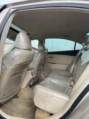 Lexus ES 350 2011 Gold
