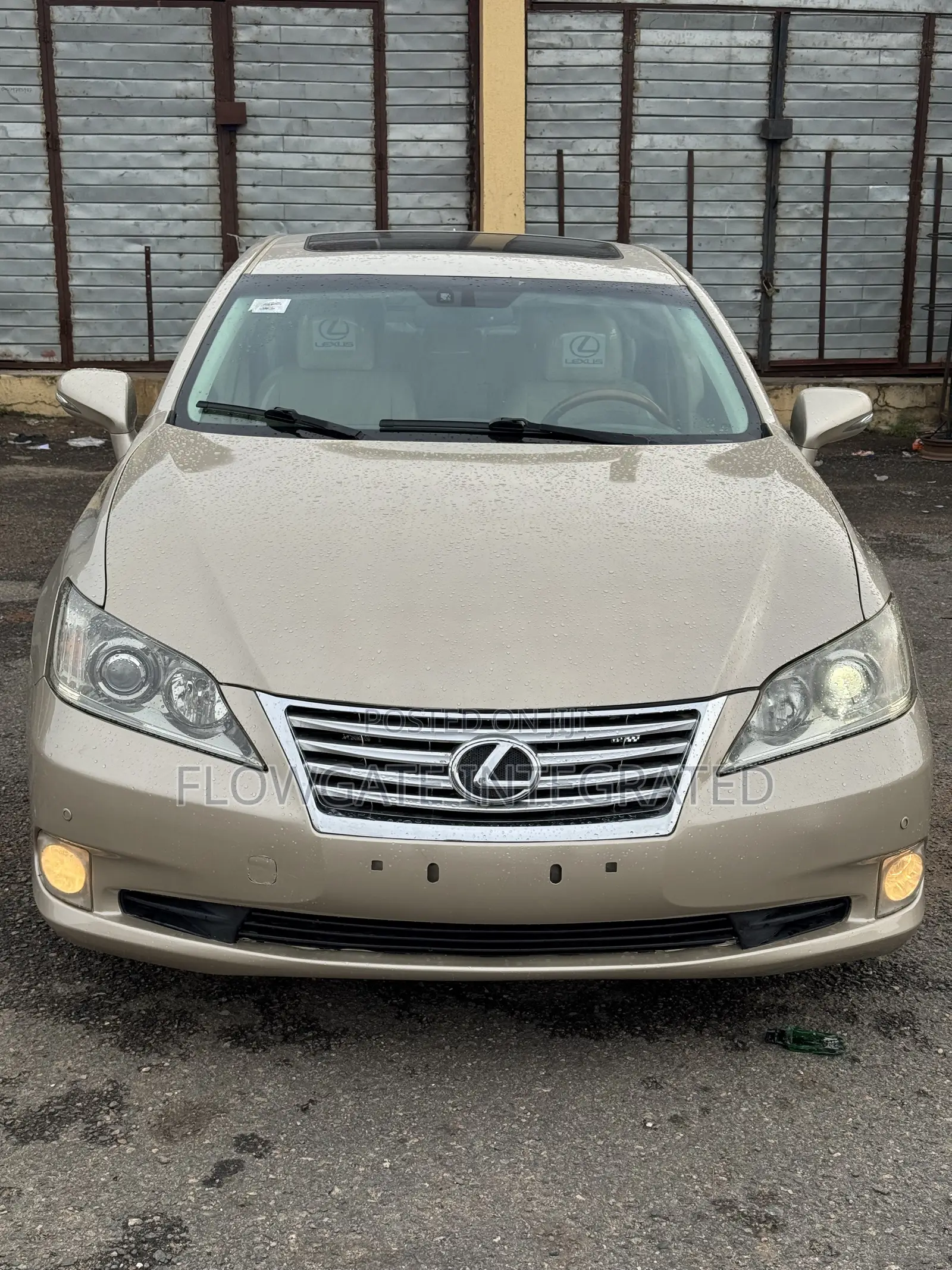 Lexus ES 350 2011 Gold