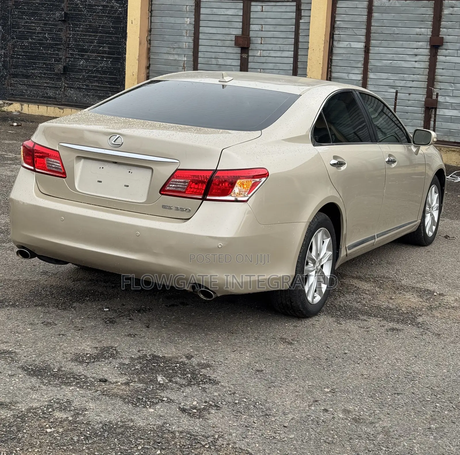 Lexus ES 350 2011 Gold