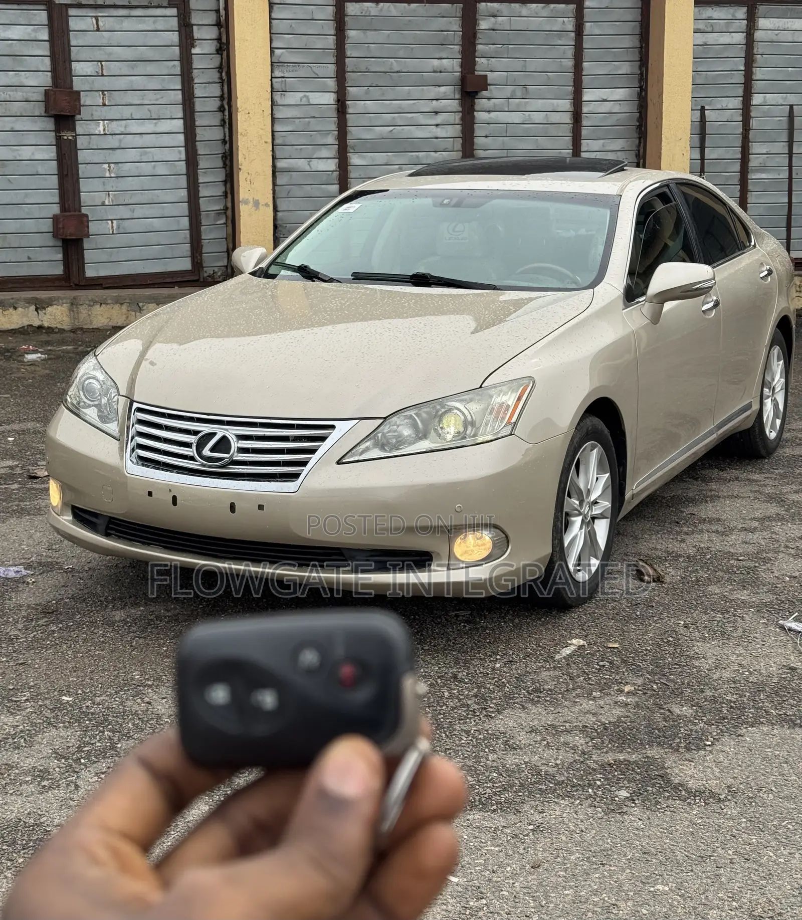 Lexus ES 350 2011 Gold