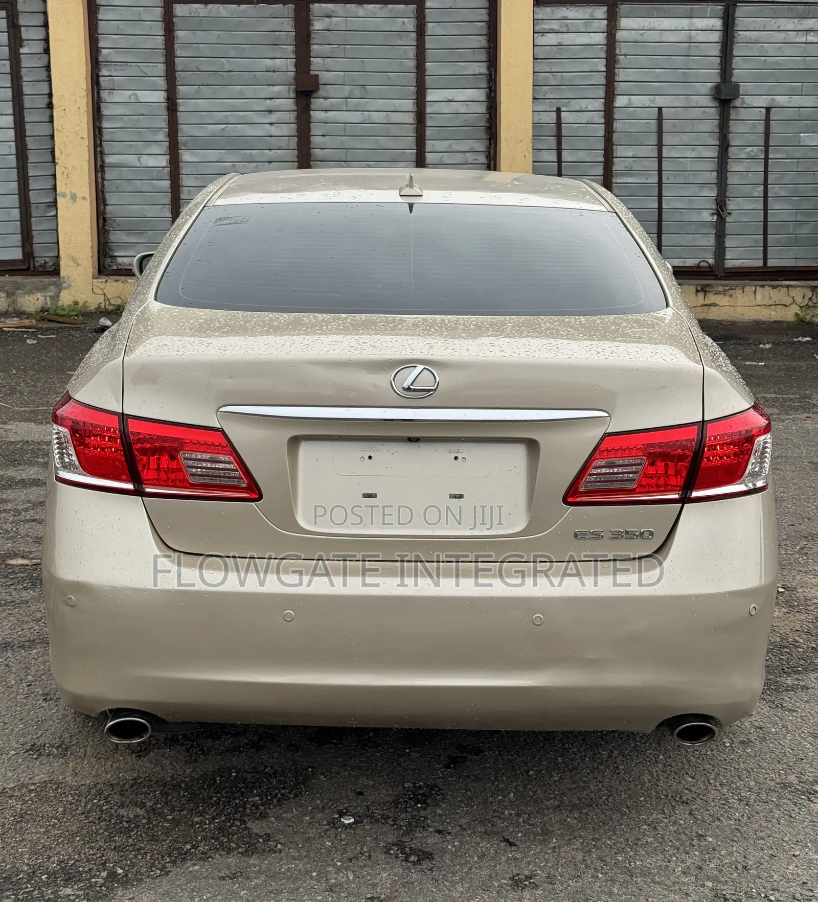 Lexus ES 350 2011 Gold