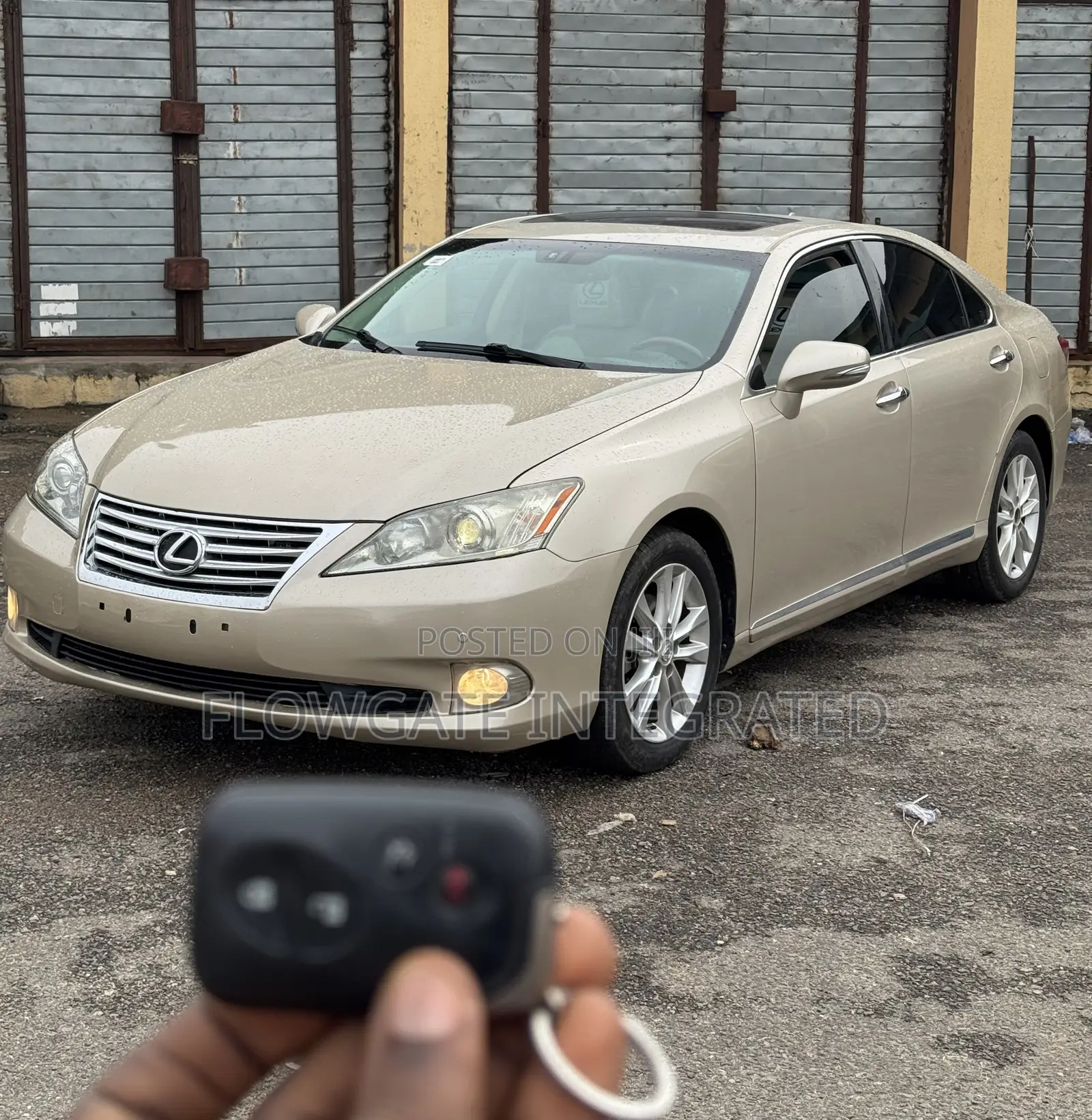 Lexus ES 350 2011 Gold