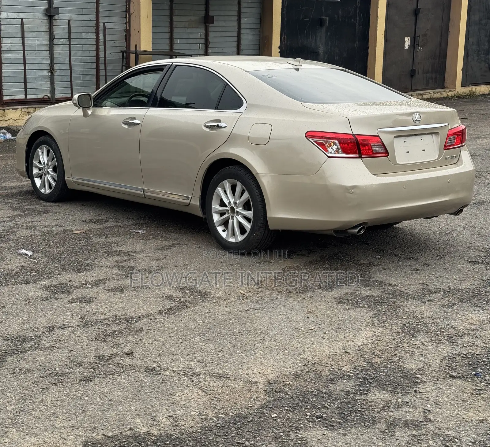Lexus ES 350 2011 Gold