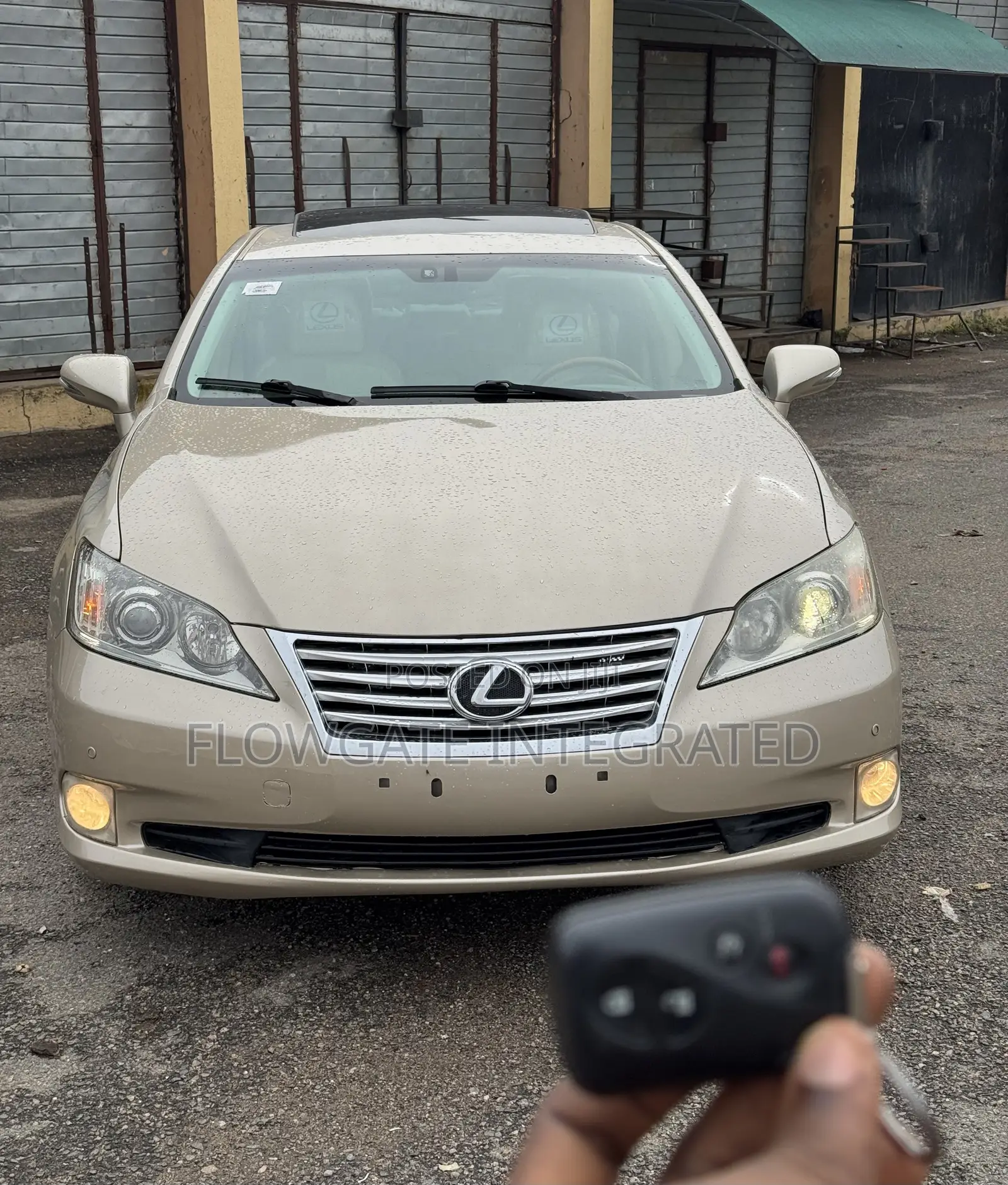 Lexus ES 350 2011 Gold
