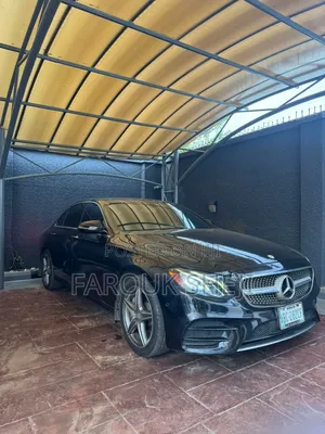 Mercedes-Benz E300 4Matic AWD Sedan (2.0L 4cyl 9A) 2017 Black