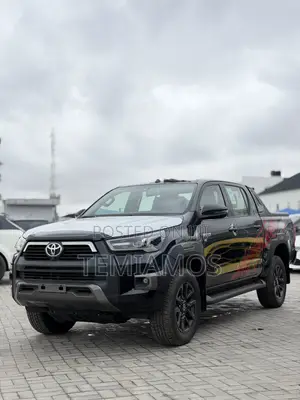 New Toyota Hilux 2025 Black