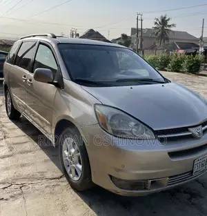 Toyota Sienna XLE Limited 2005 Gold