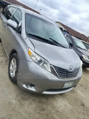 Toyota Sienna LE 7 Passenger Mobility 2012 Gray