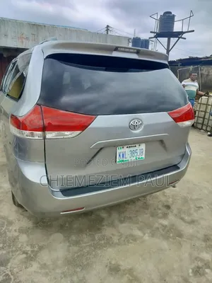 Toyota Sienna LE 7 Passenger Mobility 2012 Gray