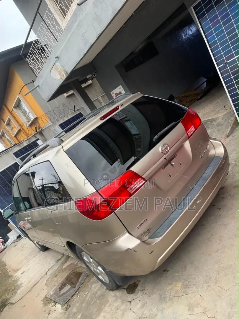 Toyota Sienna XLE Limited 2005 Silver
