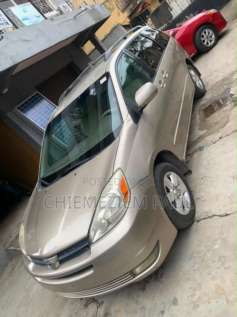 Toyota Sienna XLE Limited 2005 Silver