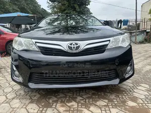 Toyota Camry XLE V6 4dr Sedan (3.5L 6cyl 6A) 2013 Black