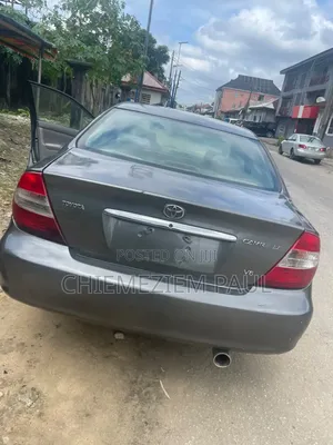 Toyota Camry LE V6 4dr Sedan (3.0L 6cyl 5A) 2005 Gray