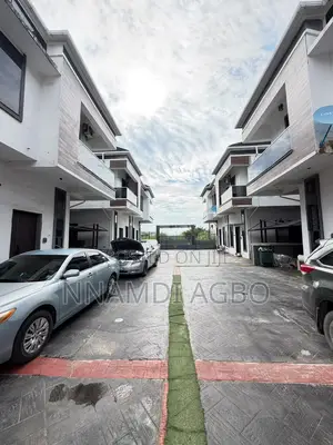 4bdrm Duplex in Lafiaji for rent