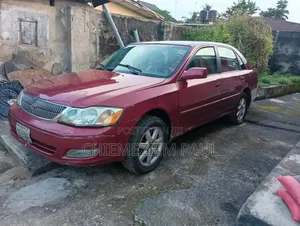 Toyota Avalon XL w/Bucket Seats 2002 Red