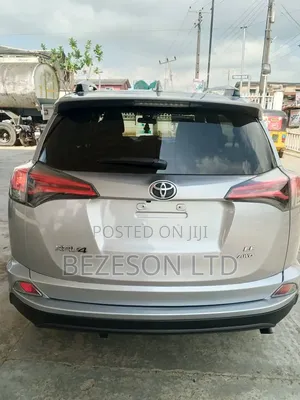 Toyota RAV4 LE AWD (2.5L 4cyl 6A) 2017 Silver