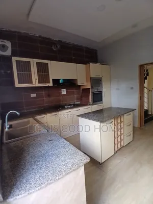 1bdrm Shared Apartment in Ikota  Villa for rent