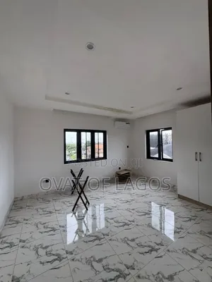 2bdrm Duplex in Lekki Phase 1 for rent