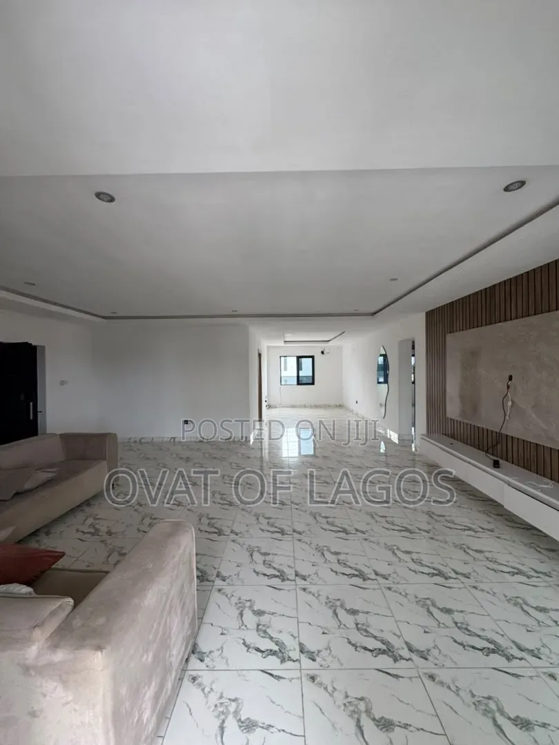 2bdrm Duplex in Lekki Phase 1 for rent