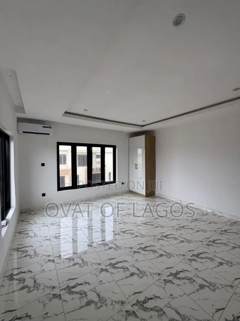 2bdrm Duplex in Lekki Phase 1 for rent