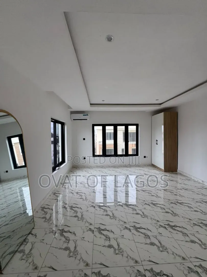 2bdrm Duplex in Lekki Phase 1 for rent