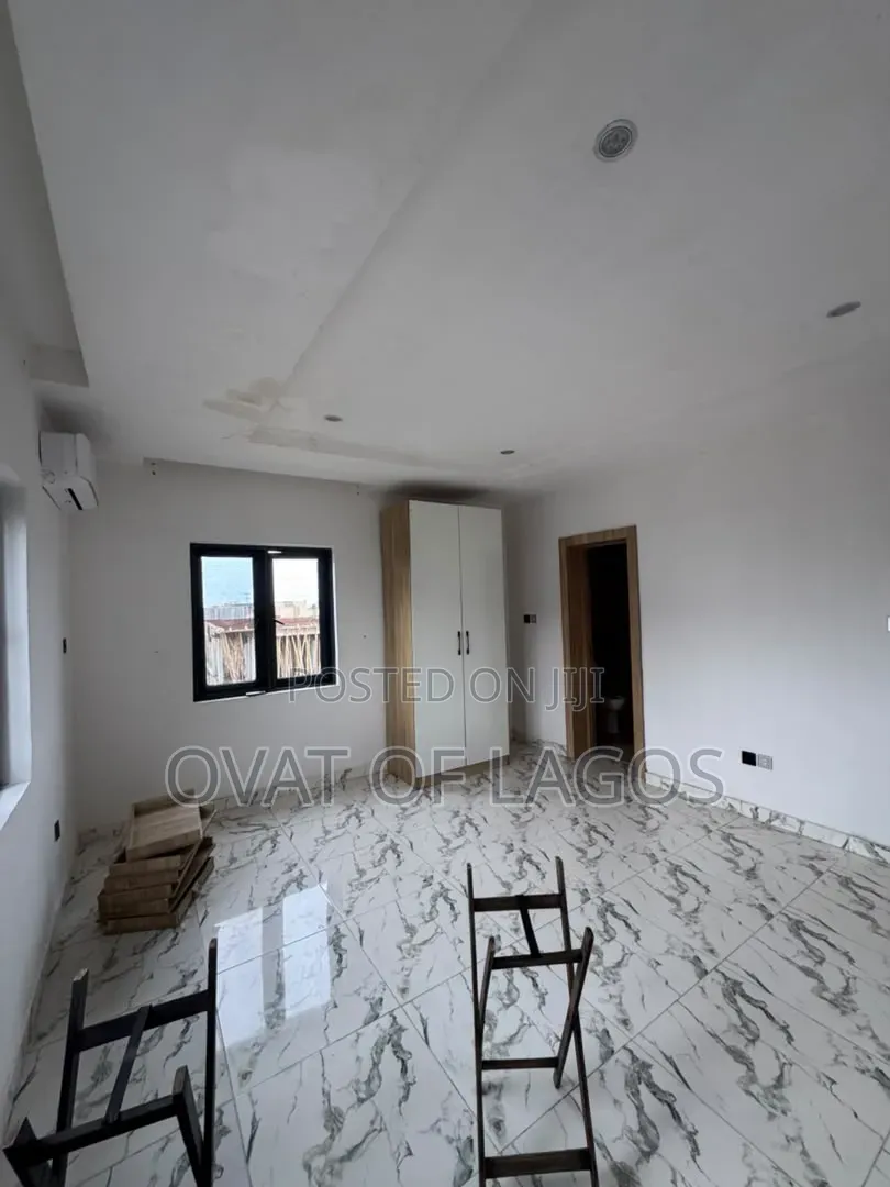 2bdrm Duplex in Lekki Phase 1 for rent