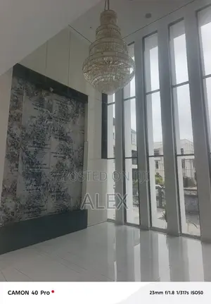 5bdrm Duplex in Chevron for rent