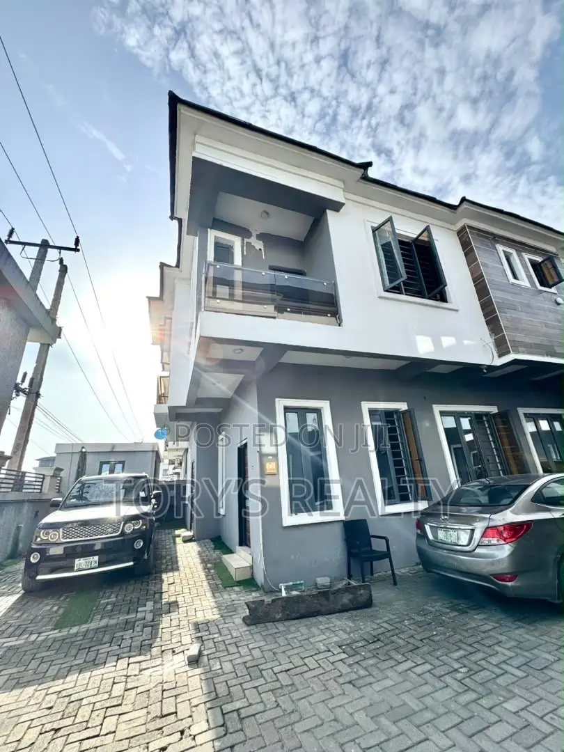 3bdrm Duplex in Lekki Phase 2 for rent