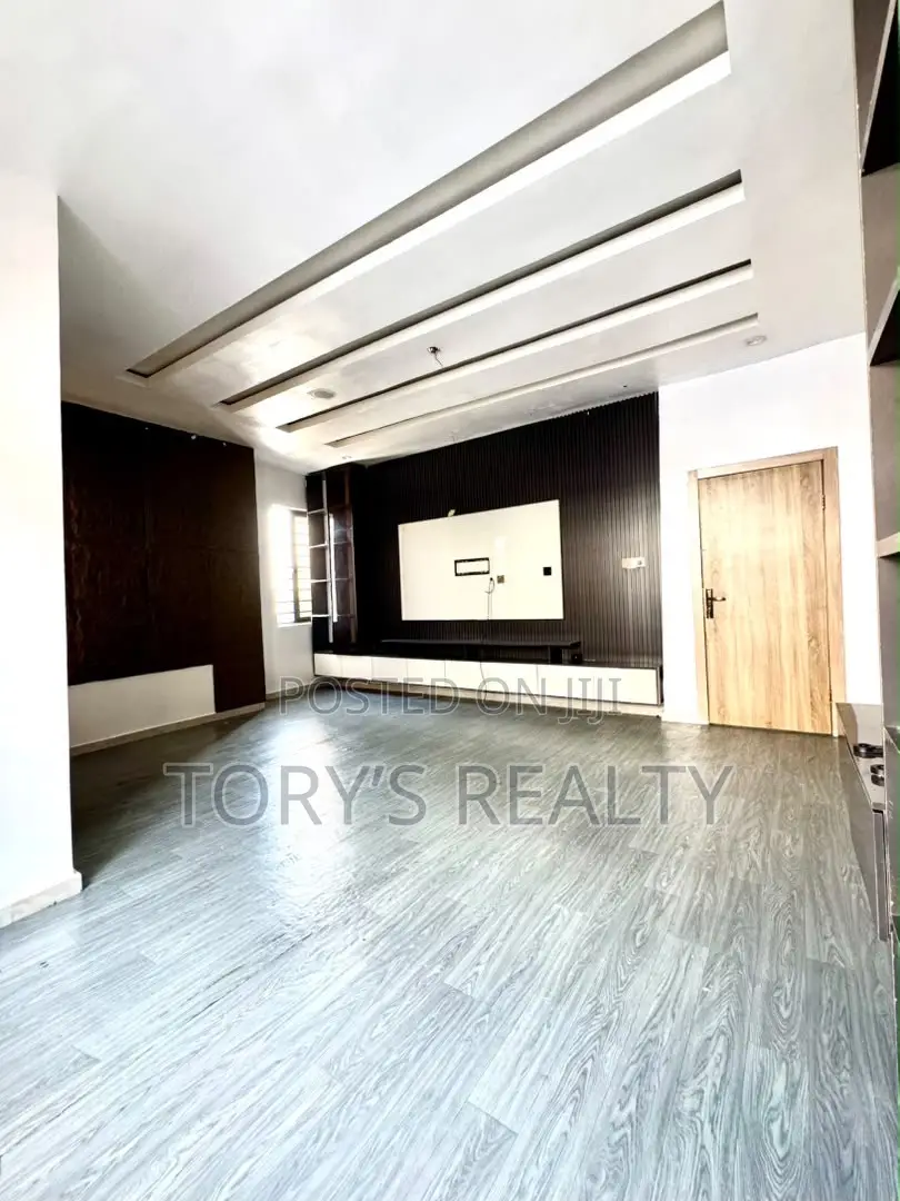 3bdrm Duplex in Lekki Phase 2 for rent