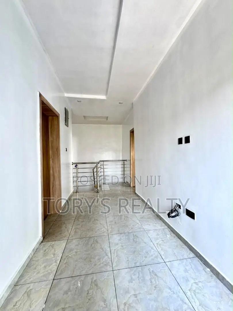 3bdrm Duplex in Lekki Phase 2 for rent