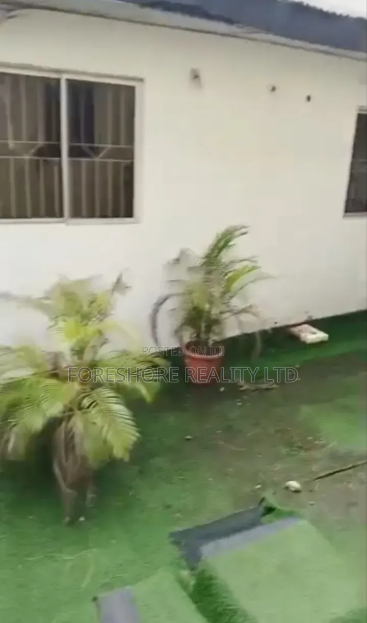 5bdrm Duplex in Magodo Phase 2 for rent