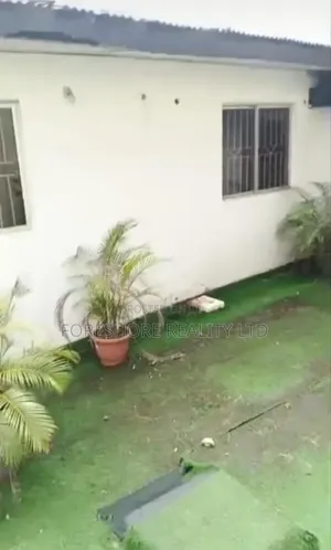5bdrm Duplex in Magodo Phase 2 for rent