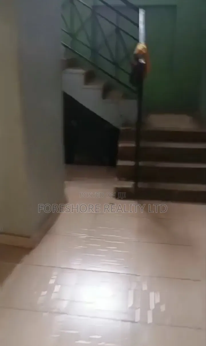 5bdrm Duplex in Magodo Phase 2 for rent