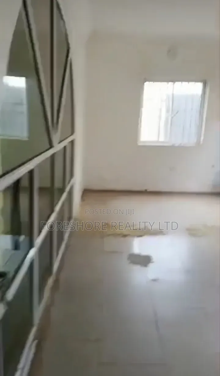 5bdrm Duplex in Magodo Phase 2 for rent