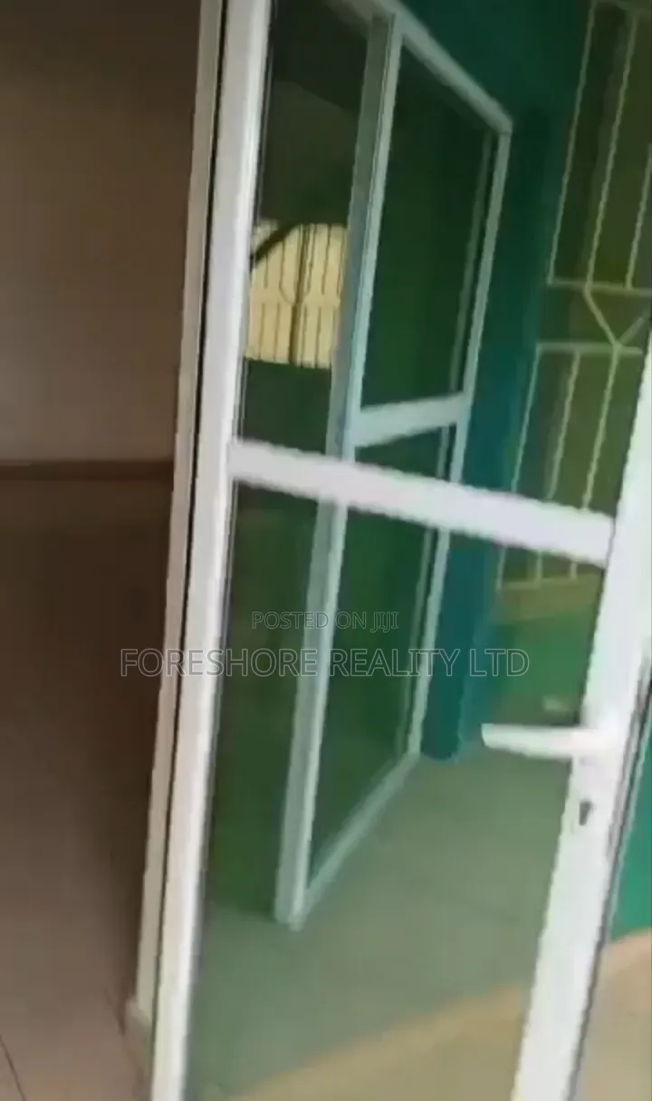 5bdrm Duplex in Magodo Phase 2 for rent