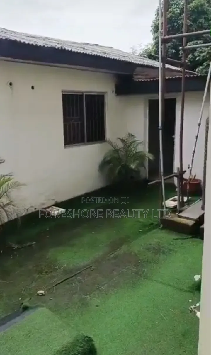 5bdrm Duplex in Magodo Phase 2 for rent