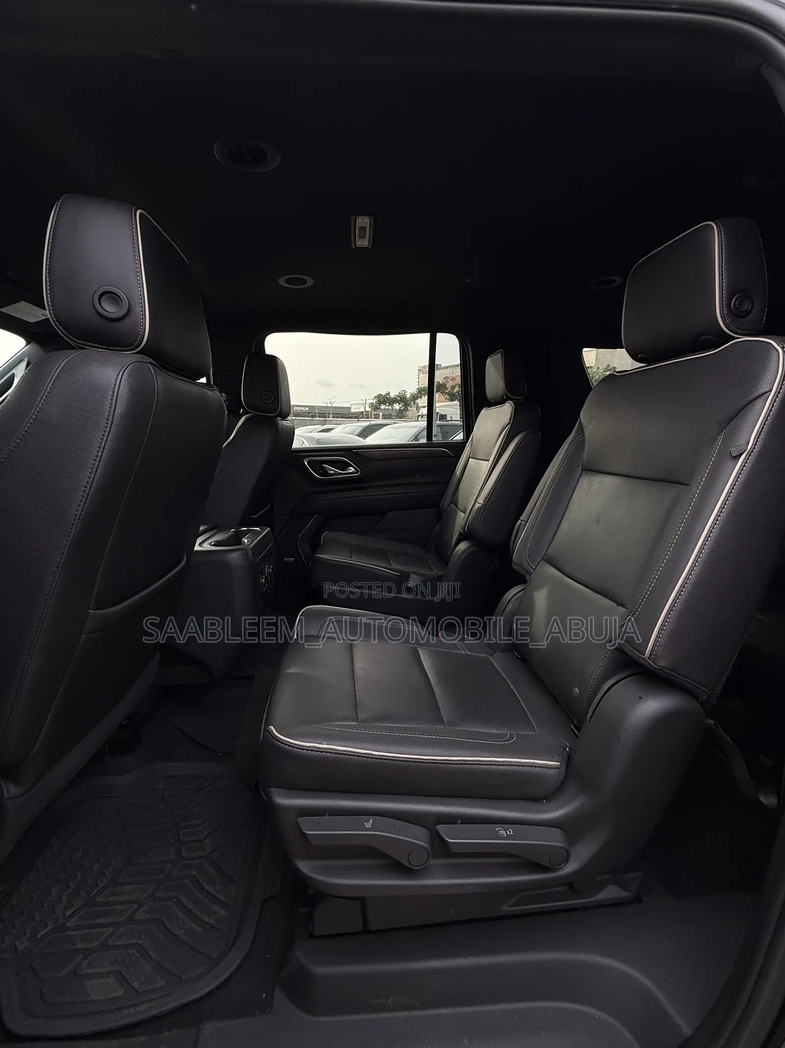 Chevrolet Suburban 2021 Black
