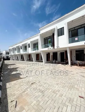 3bdrm Duplex in Ikota for sale