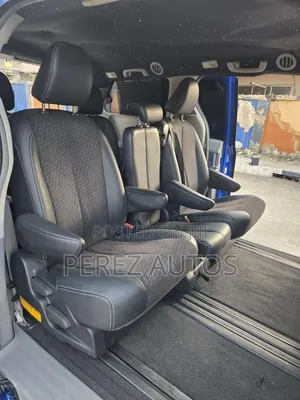 Toyota Sienna 2011 Blue