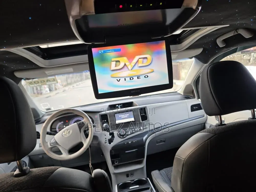 Toyota Sienna 2011 Blue